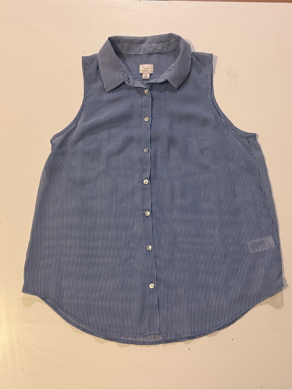 a new day Blue Striped Sleeveless Button-Down Shirt (M))